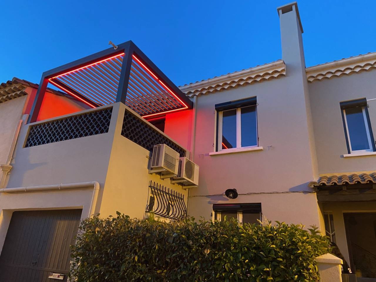 led pergola rouge